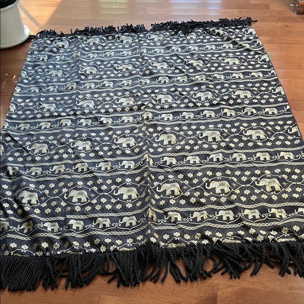 Gorgeous Elephant Patterned Black and Gold  Table Cloth - Picture 2 of 4